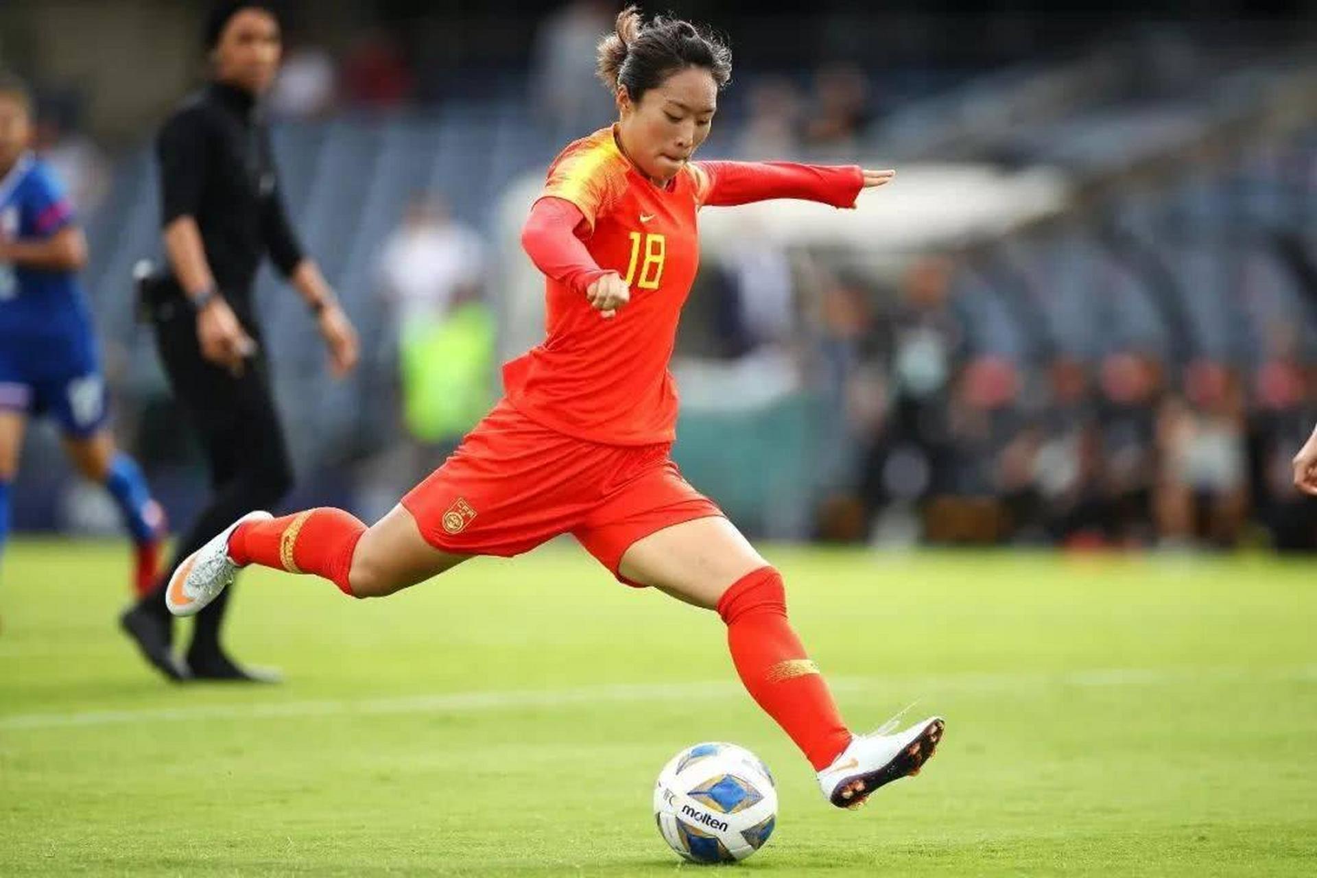中国女足球员荣膺国际赛事最佳球员