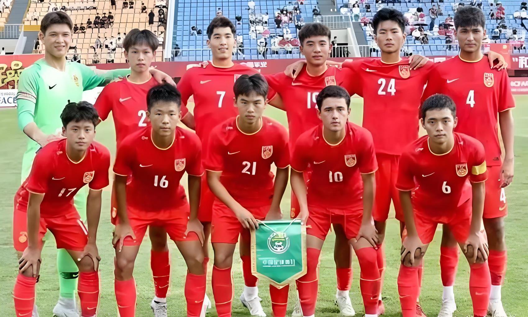 关于东道主运动员闪亮登场，引发球迷狂热的信息